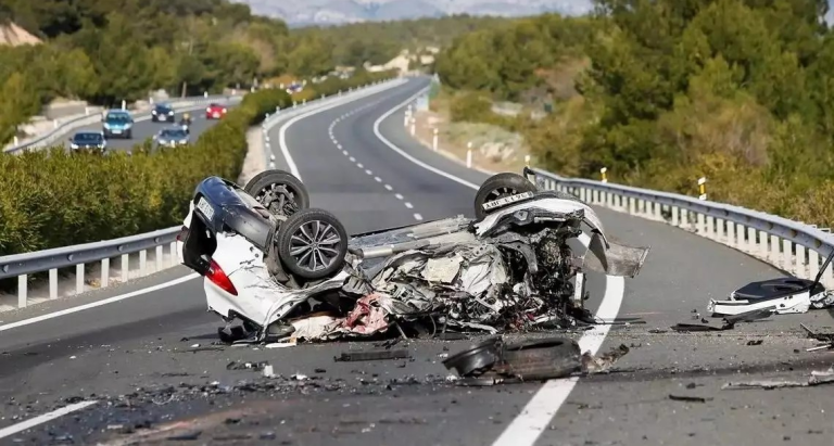 Al menos dos muertos en aparatoso accidente en Ecológica SDE